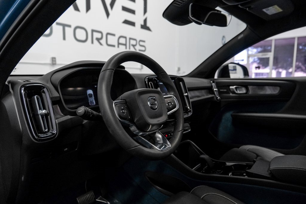 Used 2023 Volvo C40 P8 Recharge Ultimate image 3