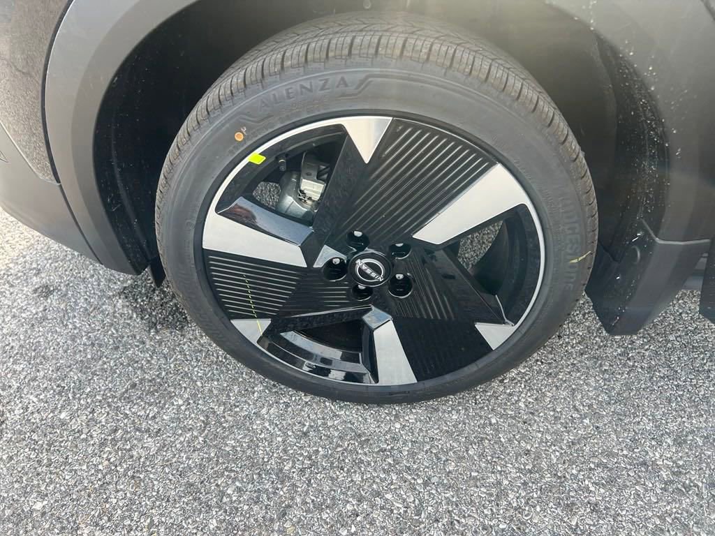 Used 2025 Nissan Kicks SR image 27