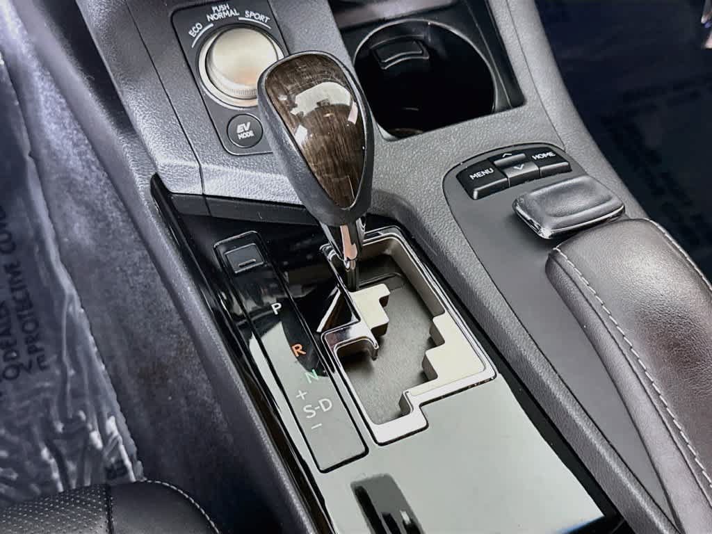 Used 2015 Lexus ES 300h w/ Navigation System Package FWD image 18