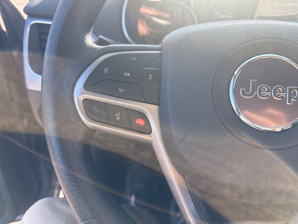 Used 2020 Jeep Cherokee Latitude FWD image 32