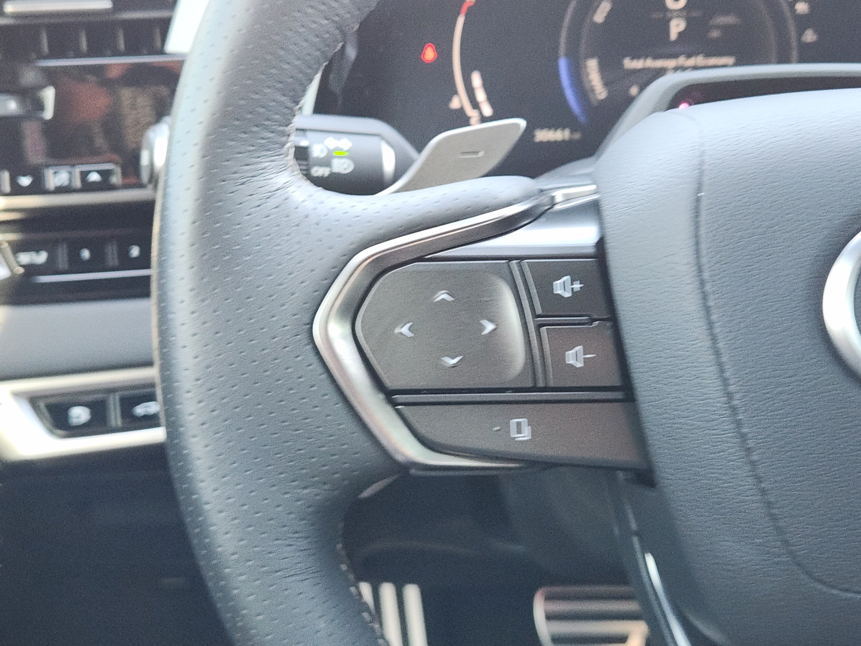 Used 2023 Lexus RX 500h F Sport w/ Cold Area Package AWD/4WD image 14