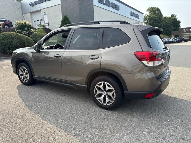 Used 2021 Subaru Forester Premium AWD/4WD image 3