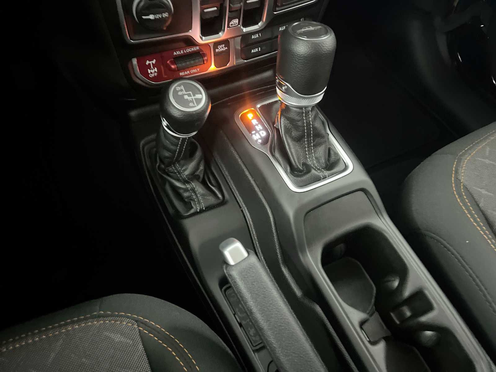 Used 2025 Jeep Gladiator Mojave w/ Convenience Group image 25