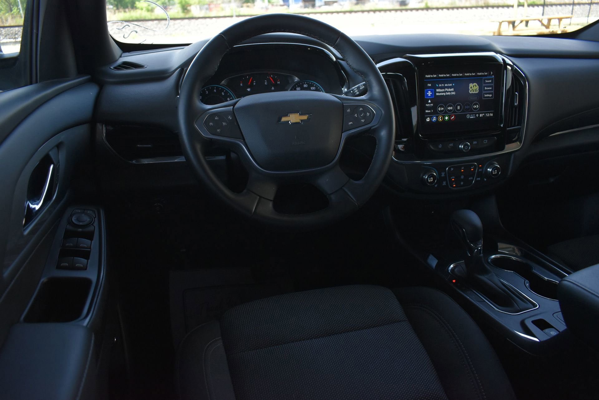 Used 2023 Chevrolet Traverse LT FWD image 19