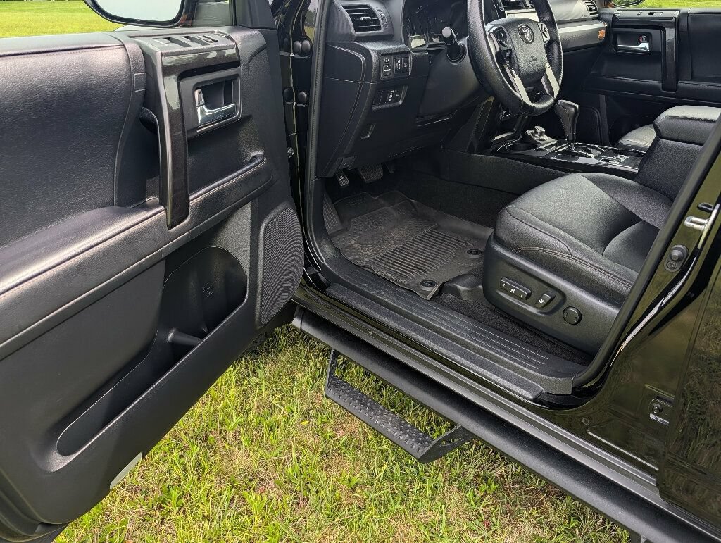 Used 2023 Toyota 4Runner 40th Anniversary SE AWD/4WD image 33