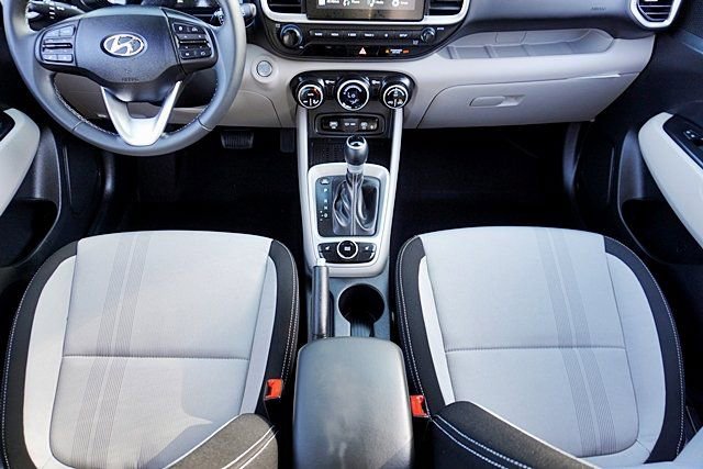 Certified 2026 Hyundai Venue SEL FWD image 21