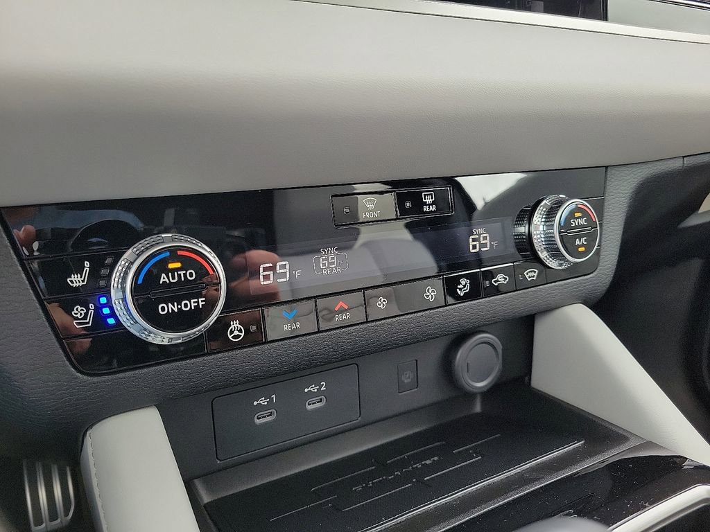 New 2025 Mitsubishi Outlander AWD image 19