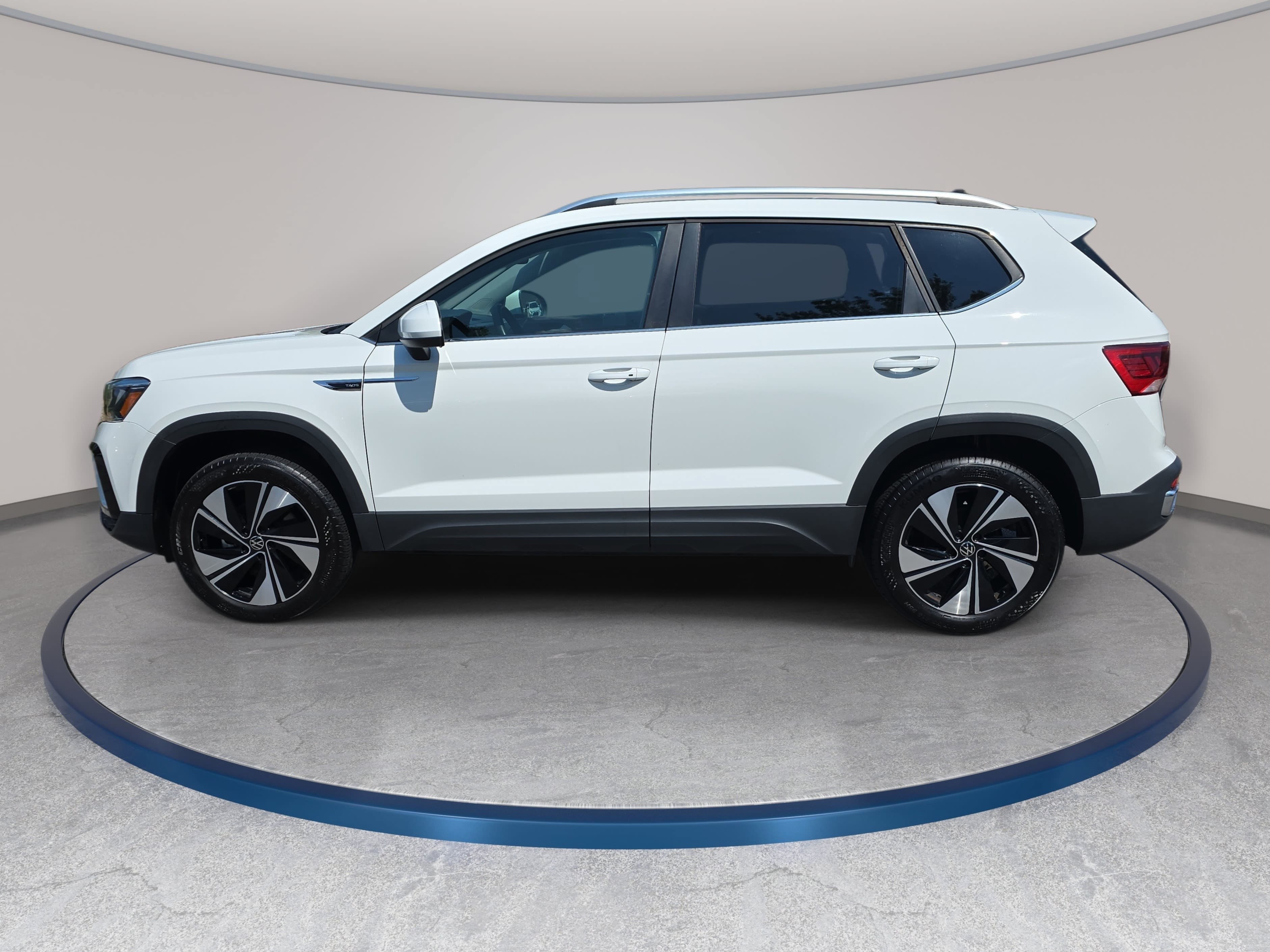 Used 2024 Volkswagen Taos SE AWD/4WD image 8