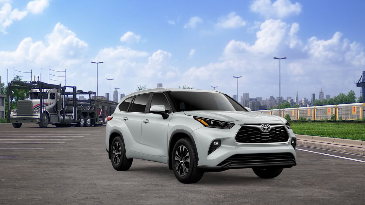 New 2026 Toyota Highlander XLE image 18