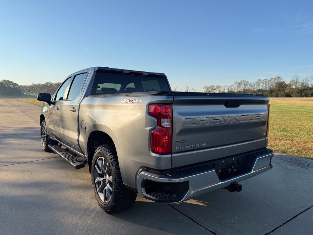 Used 2021 Chevrolet Silverado 1500 LT AWD/4WD image 9