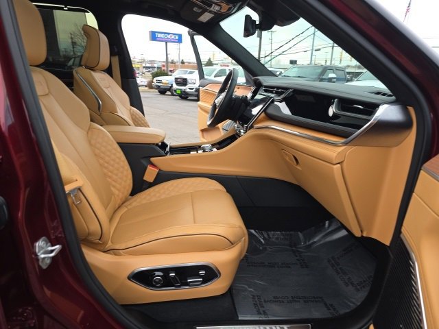 Used 2024 Jeep Grand Cherokee L Summit image 51