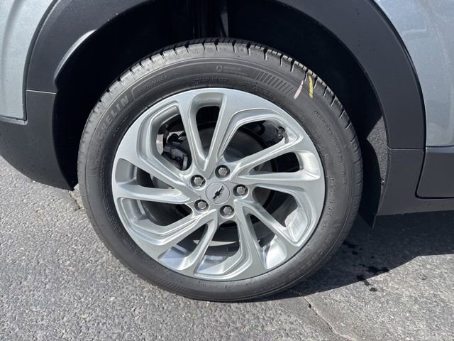 New 2027 Chevrolet Bolt LT w/ Comfort Package image 9