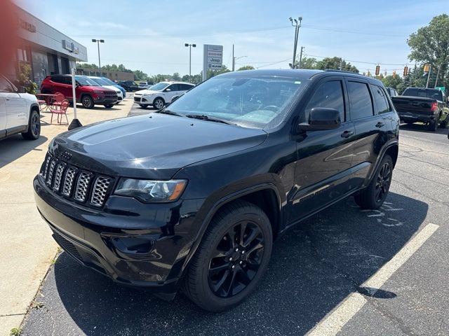 Used 2019 Jeep Grand Cherokee Altitude AWD/4WD image 6