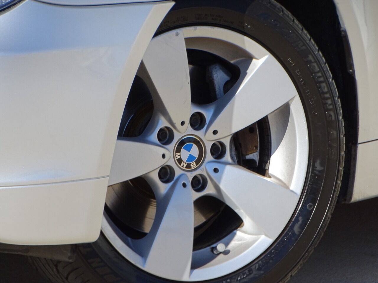 Used 2007 BMW 530xi Wagon AWD/4WD image 22
