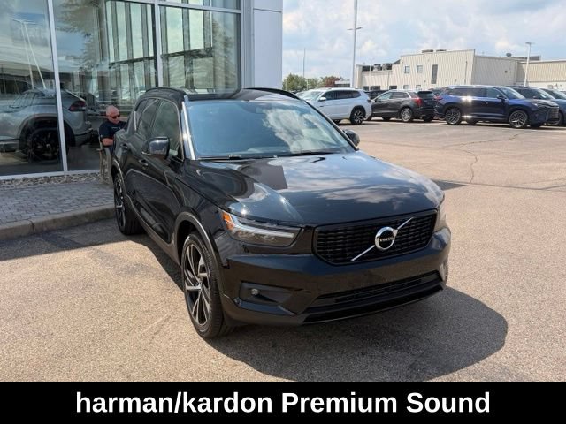 Used 2022 Volvo XC40 T5 R-Design w/ Climate Package AWD/4WD image 4