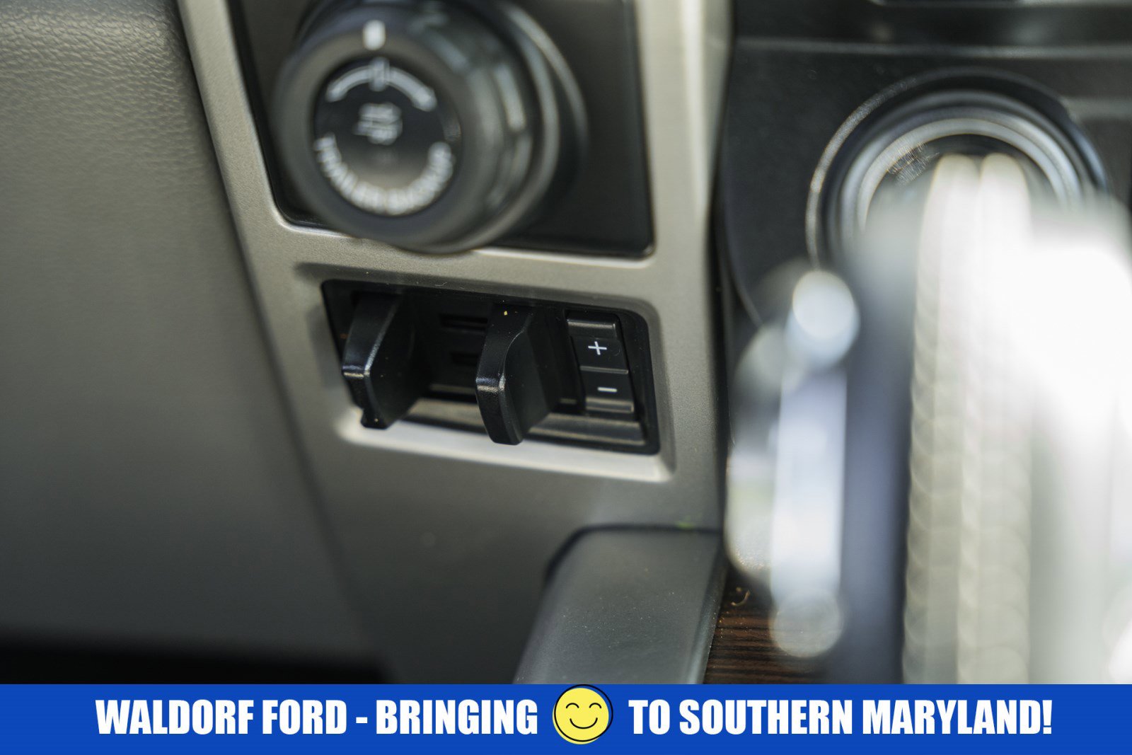 Used 2017 Ford F150 Lariat w/ Equipment Group 502A Luxury AWD/4WD image 33