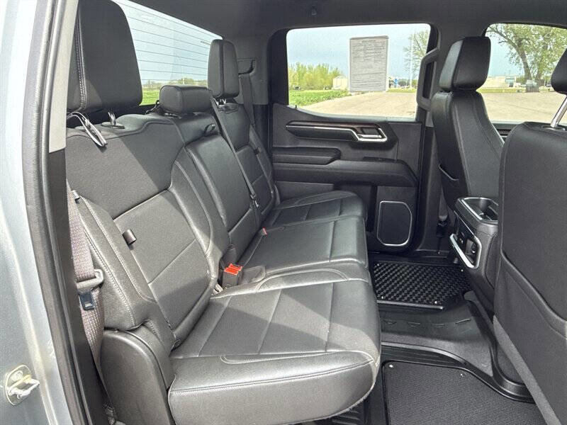 Used 2023 GMC Sierra 1500 SLT w/ SLT Convenience Package AWD/4WD image 22