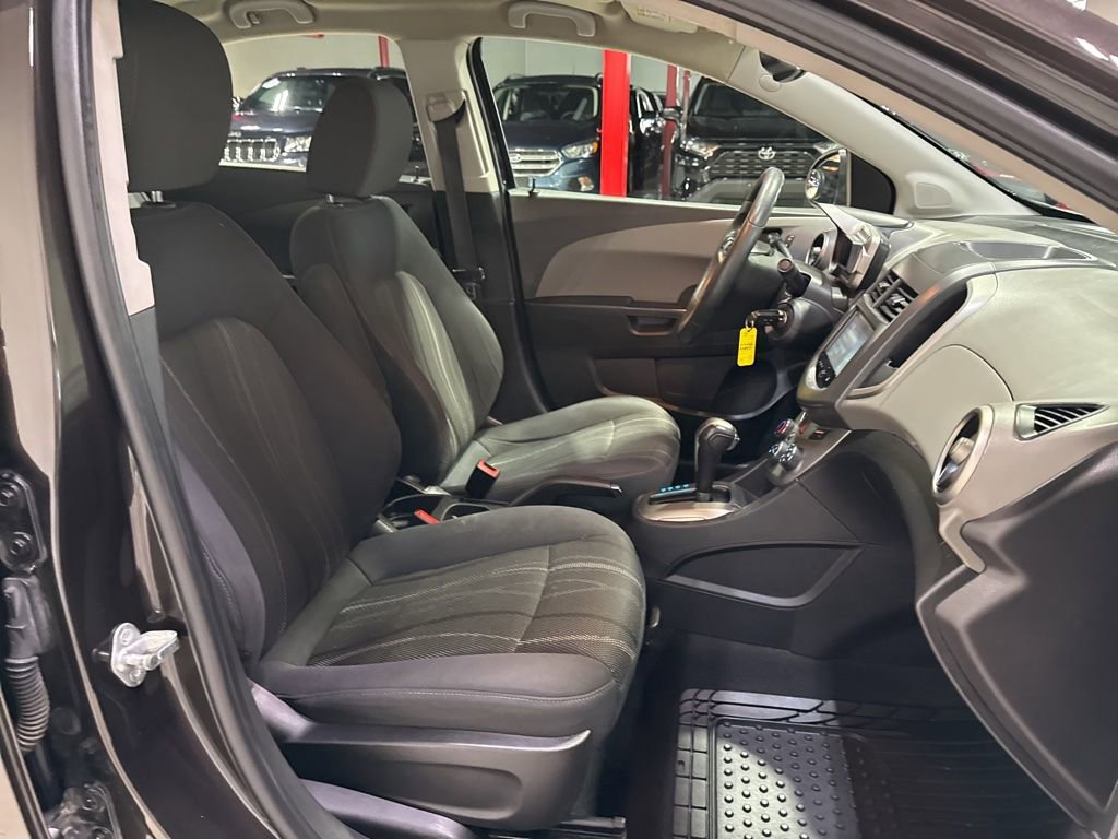 Used 2016 Chevrolet Sonic LT FWD image 34