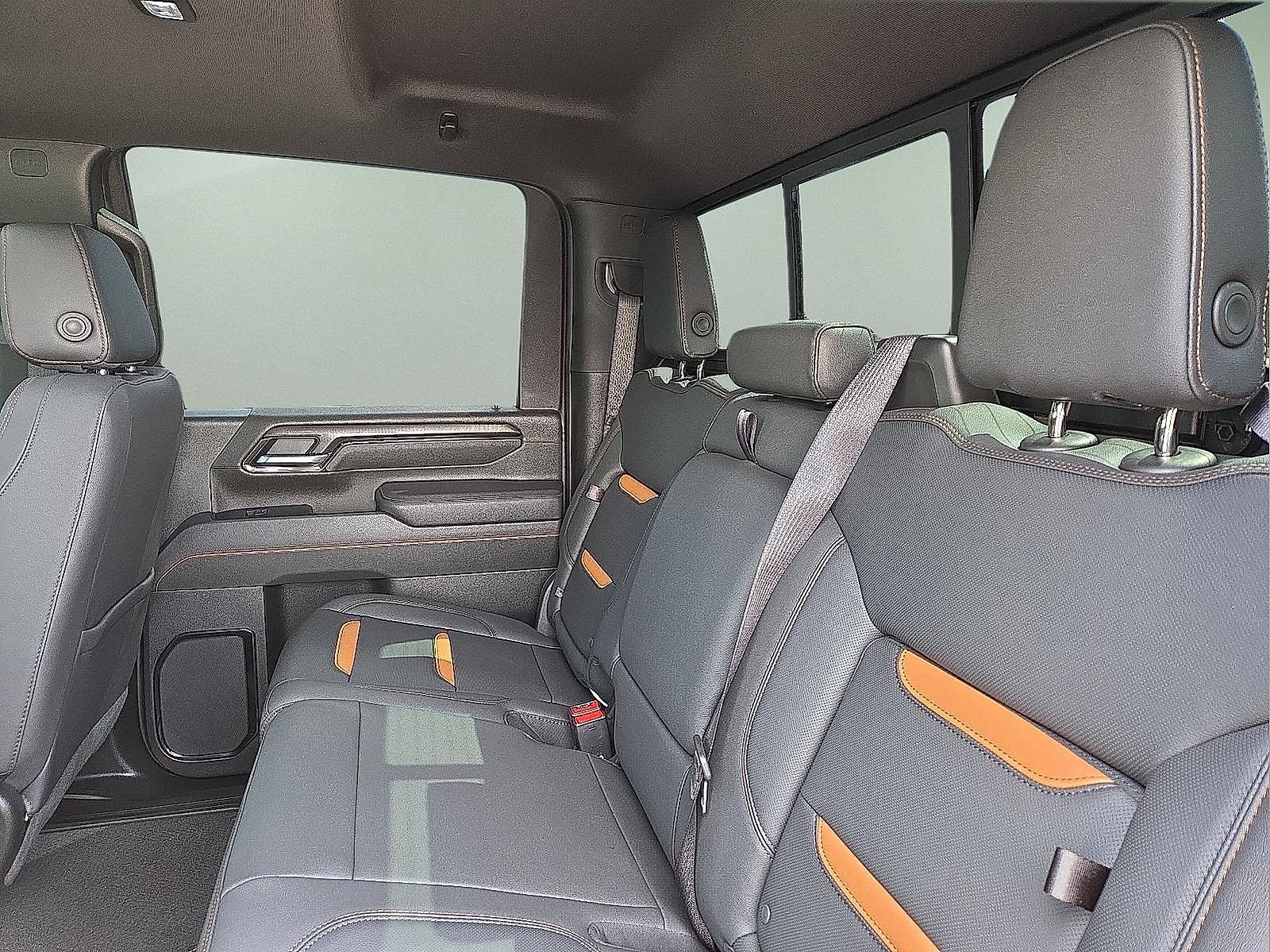 Used 2025 GMC Sierra 2500 AT4 w/ AT4 Premium Plus Package AWD/4WD image 10