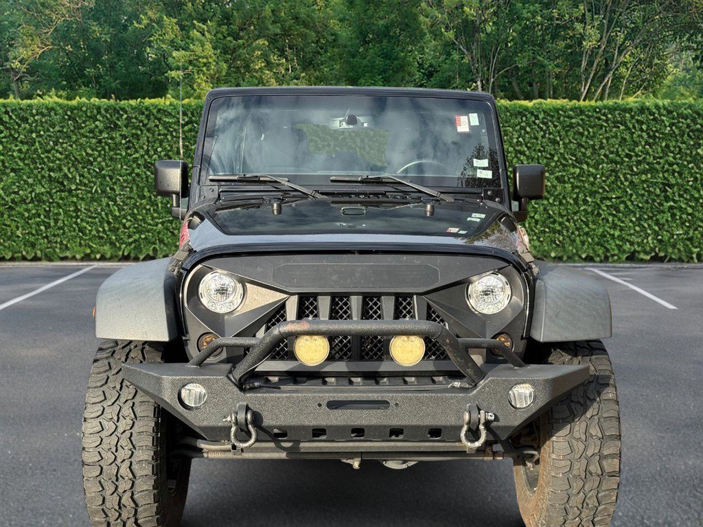 Used 2017 Jeep Wrangler Unlimited Rubicon w/ Connectivity Group image 7