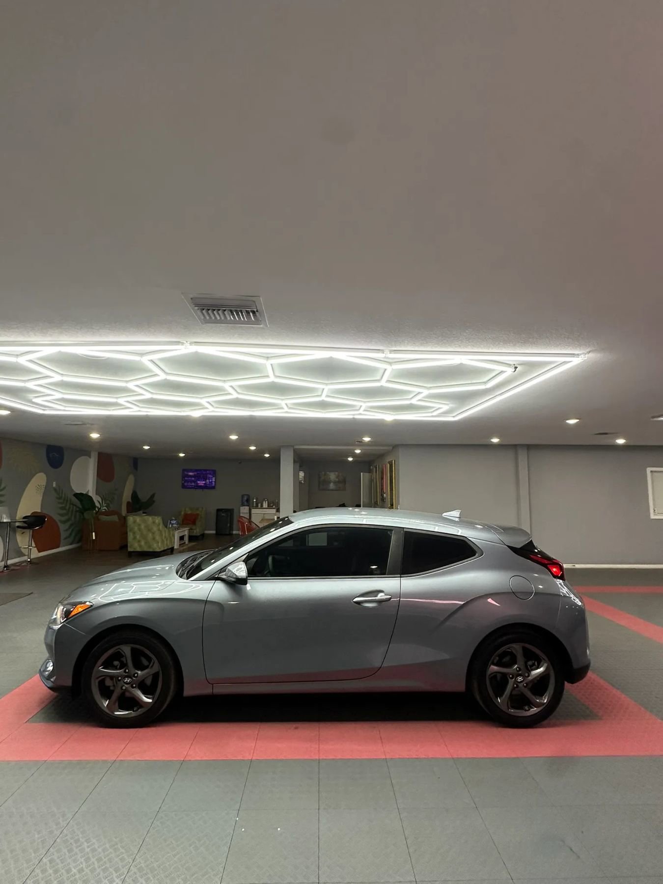 Used 2019 Hyundai Veloster 2.0 FWD image 3
