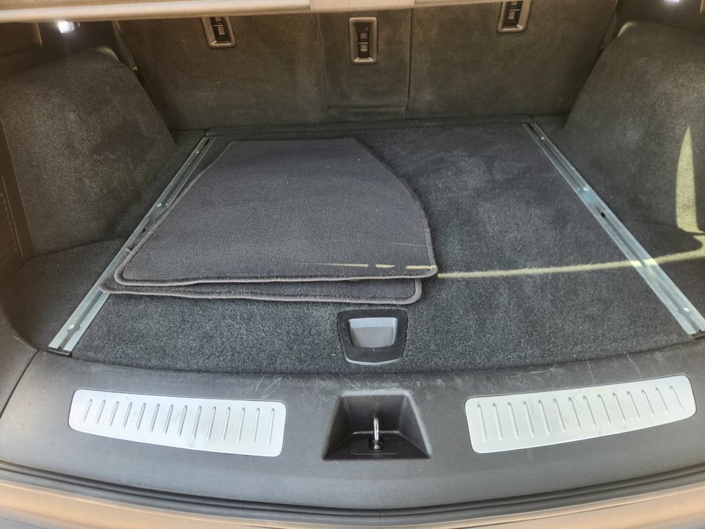 Used 2017 Cadillac XT5 Platinum AWD/4WD image 29