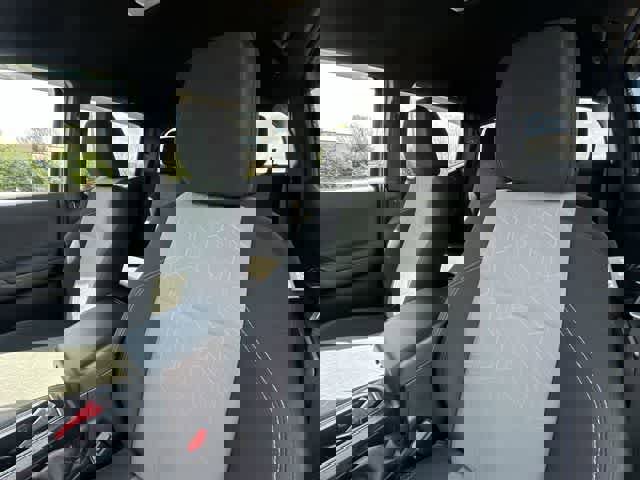 Used 2021 Toyota Tacoma TRD Off-Road w/ Technology Package image 15