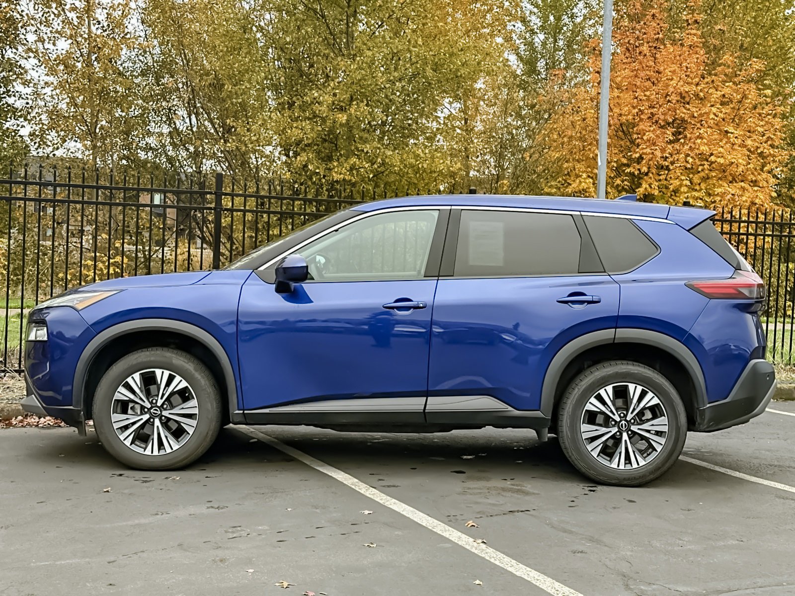 Used 2023 Nissan Rogue SV image 7