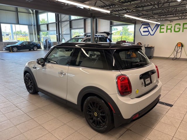 Used 2022 MINI Cooper SE image 4