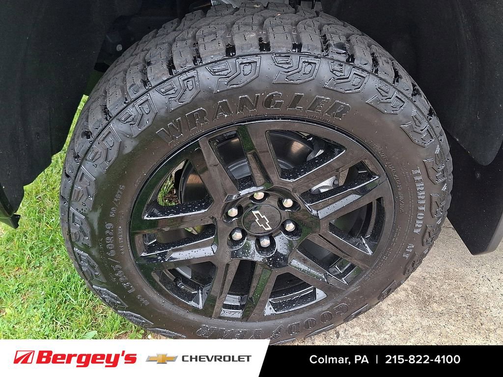 Certified 2025 Chevrolet Silverado 1500 Custom Trail Boss w/ LPO, Dark Essentials Package AWD/4WD image 10