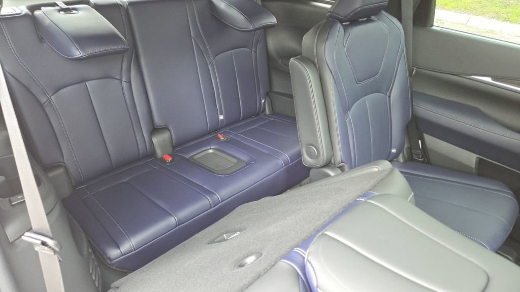 New 2026 INFINITI QX60 Sport w/ Dark Cargo Package image 33