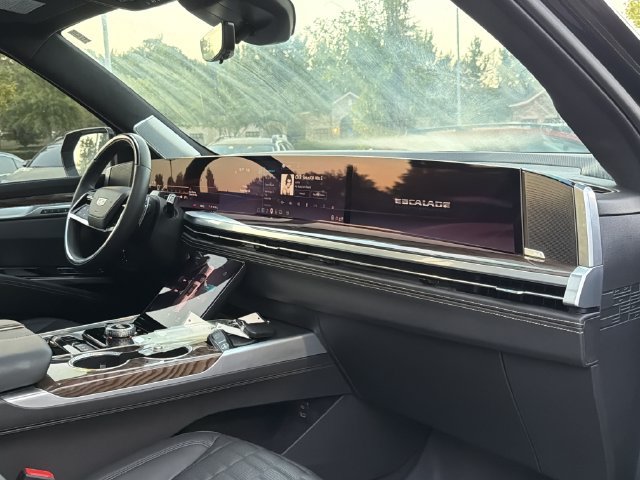 Used 2025 Cadillac Escalade Sport Platinum w/ LPO, ONYX Package AWD/4WD image 20