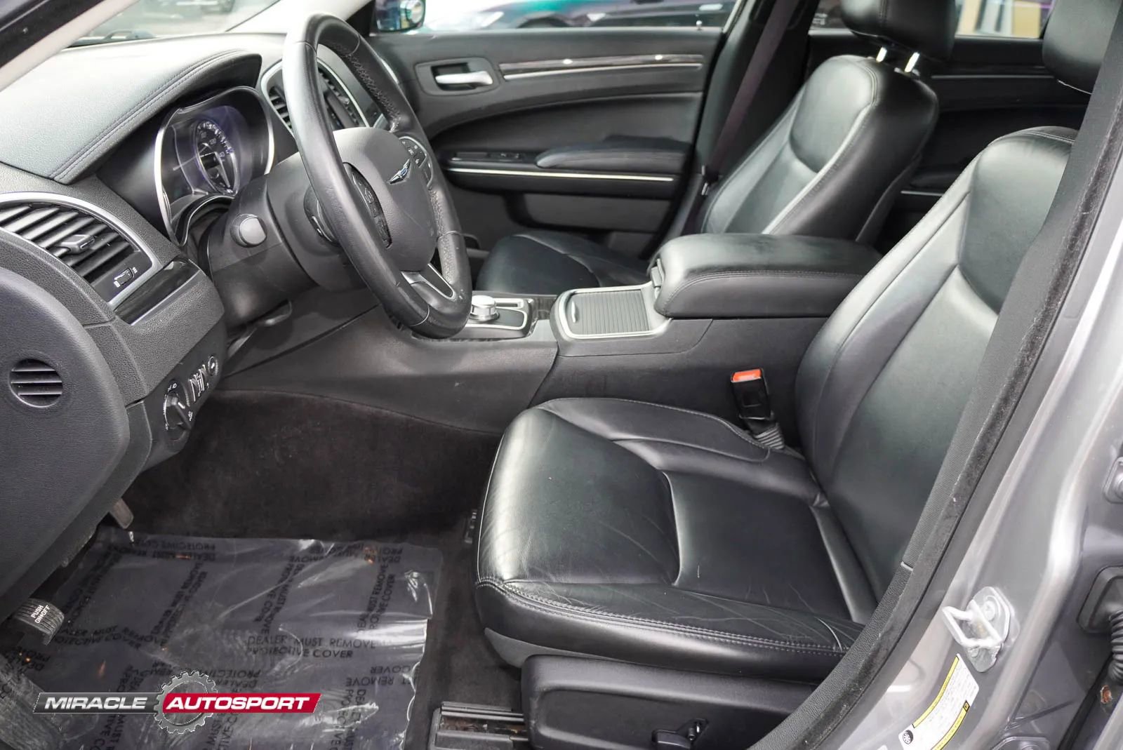 Used 2017 Chrysler 300 Limited w/ Driver Convenience Group RWD image 15
