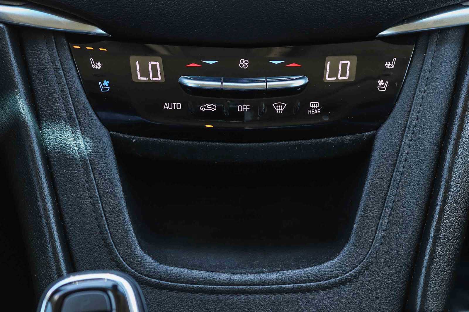 Used 2019 Cadillac XT5 Premium Luxury FWD image 13