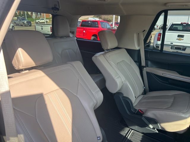 Used 2024 Ford Expedition Limited image 16