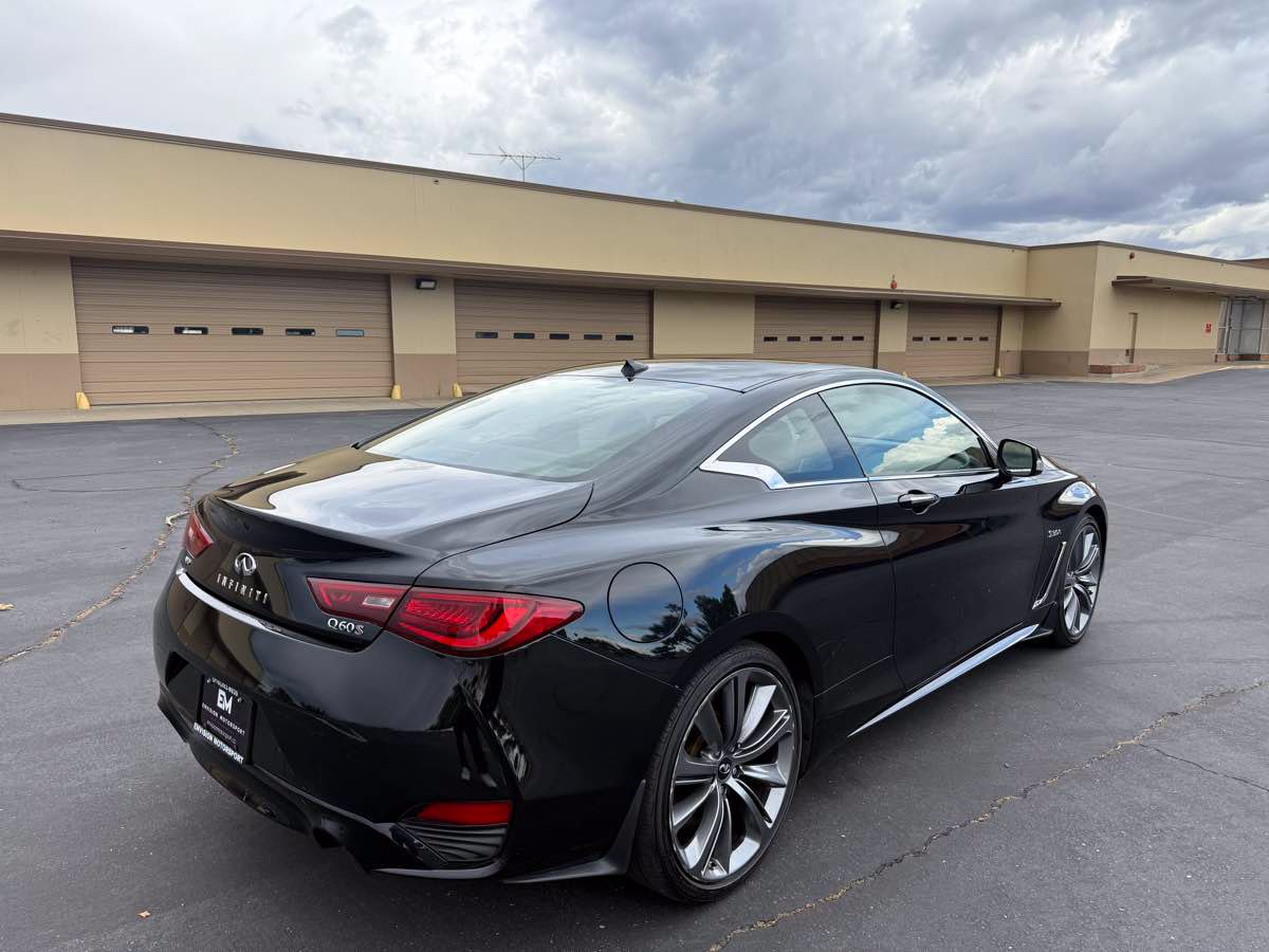 Used 2018 INFINITI Q60 Red Sport 400 w/ Sensory Package 3.0T Sport AWD/4WD image 7