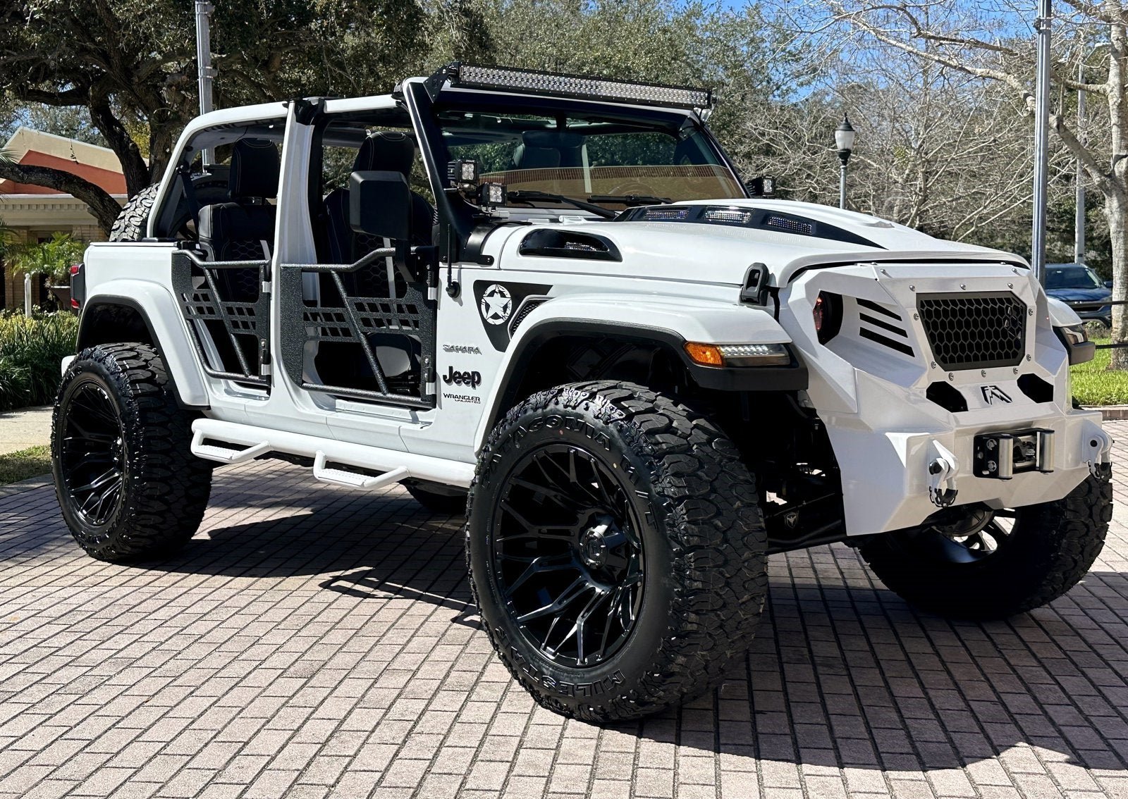 Used 2021 Jeep Wrangler Unlimited Sahara AWD/4WD image 4