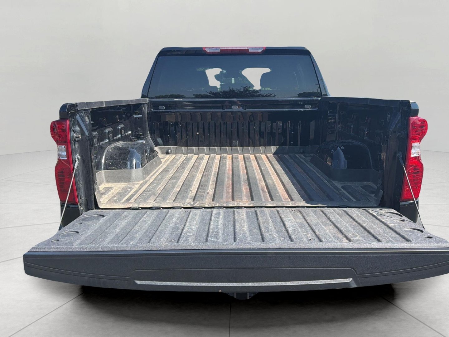 Used 2025 Chevrolet Silverado 1500 LT AWD/4WD image 7