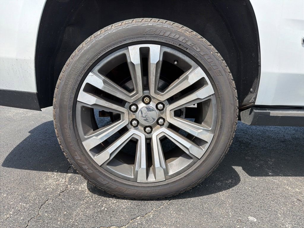 Used 2017 GMC Yukon Denali w/ Open Road Package AWD/4WD image 9