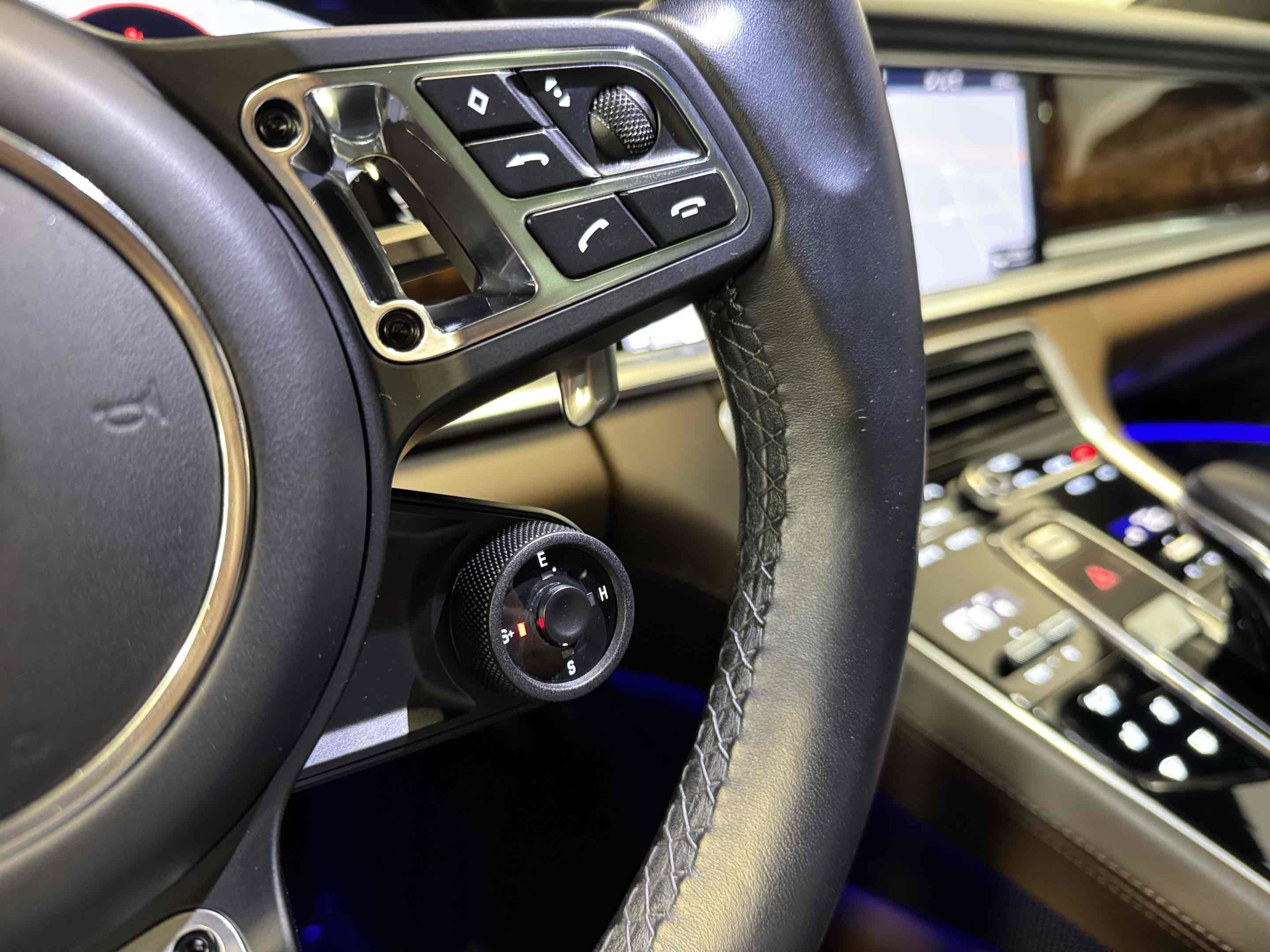 Used 2019 Porsche Panamera Turbo S Executive image 41