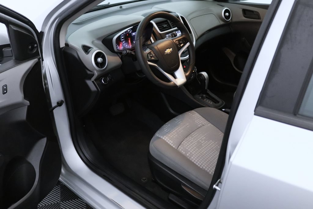 Used 2020 Chevrolet Sonic LT FWD image 17