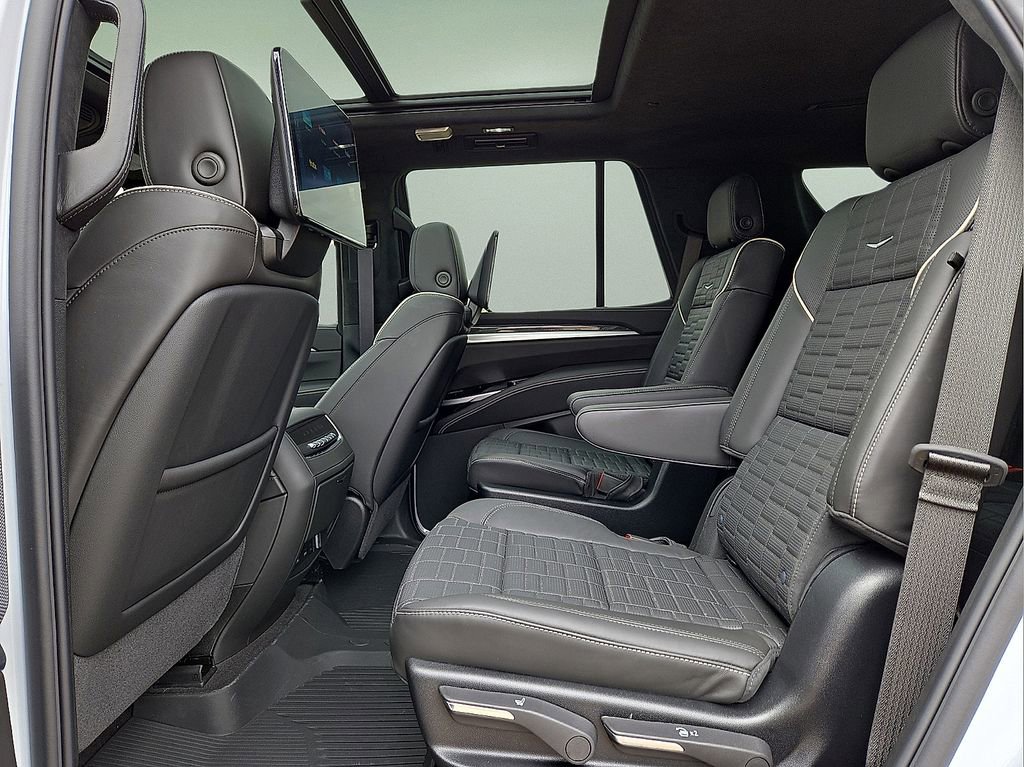 Used 2026 Cadillac Escalade V w/ LPO, ONYX Package AWD/4WD image 15