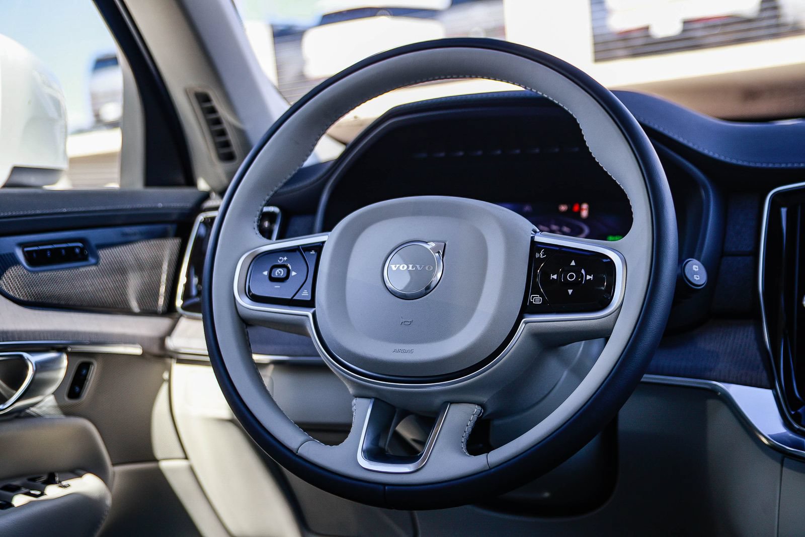 New 2026 Volvo XC90 T8 Ultra w/ Protection Package Premier AWD/4WD image 15