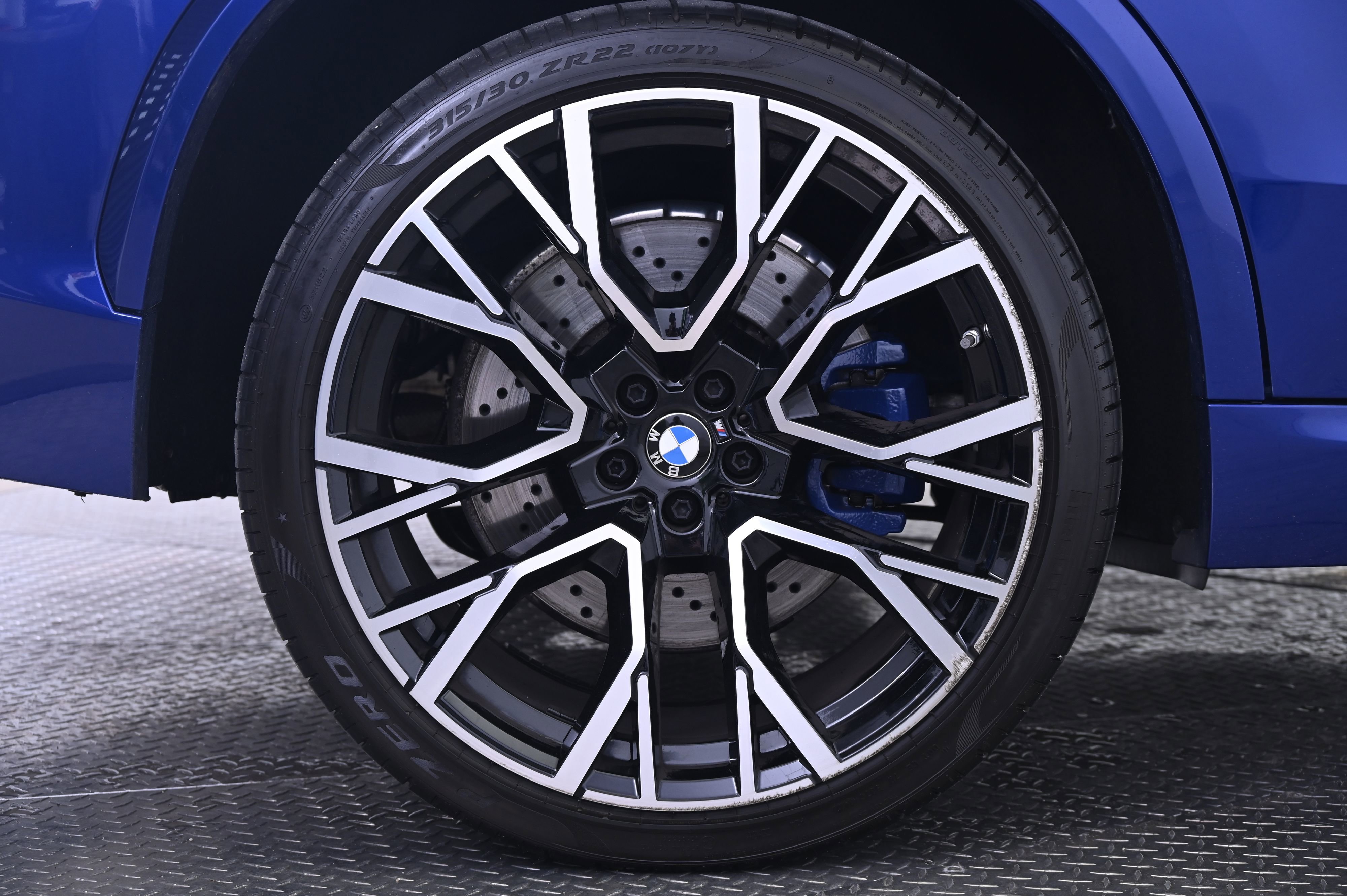 Used 2022 BMW X5 M w/ Executive Package image 13