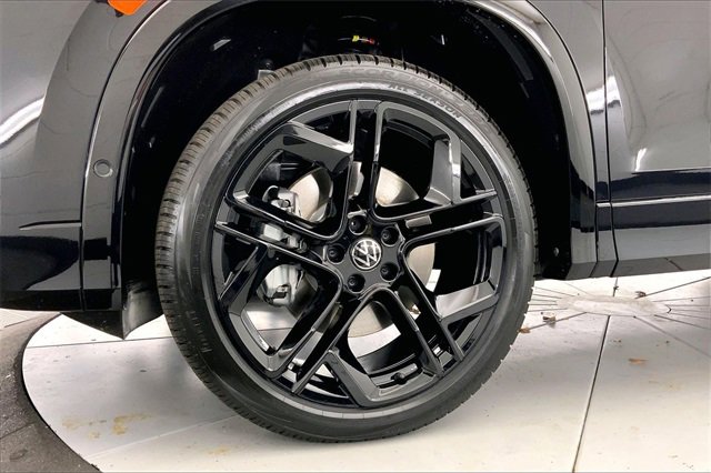 New 2026 Volkswagen Tiguan SE R-Line image 12