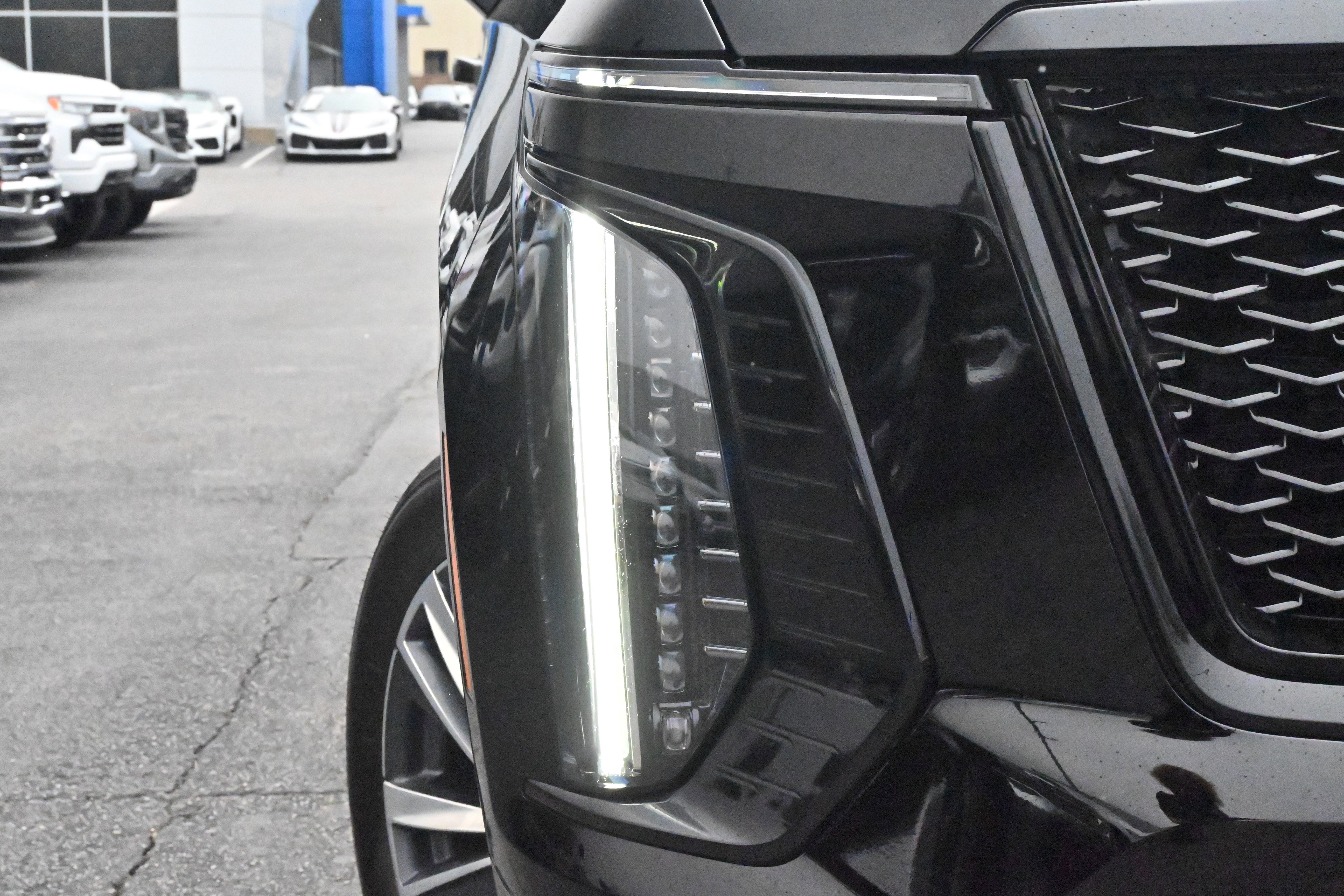 Used 2025 Cadillac Escalade ESV Sport image 30