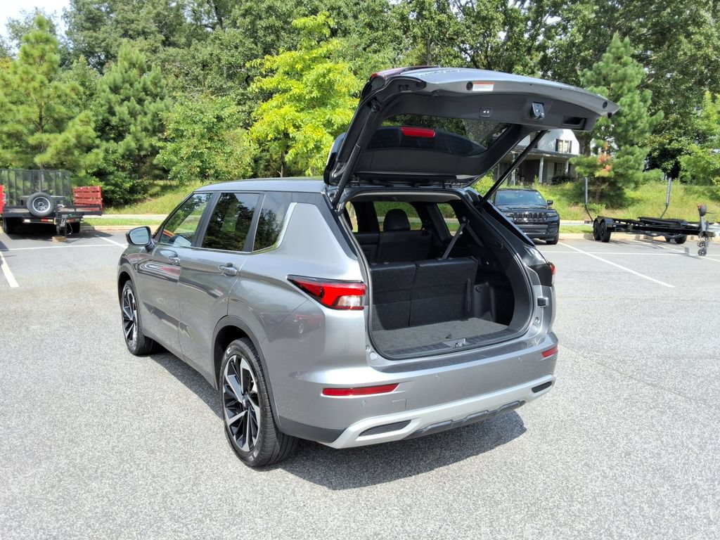 Used 2022 Mitsubishi Outlander SE AWD/4WD image 12