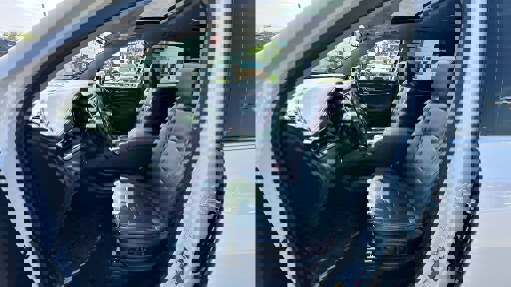 Certified 2021 Buick Enclave Essence w/ Sound and Sites Package image 21