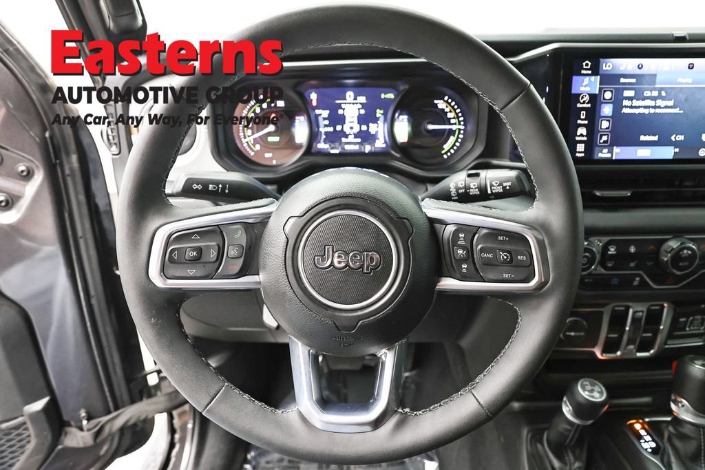 Used 2025 Jeep Wrangler Unlimited Sahara AWD/4WD image 10