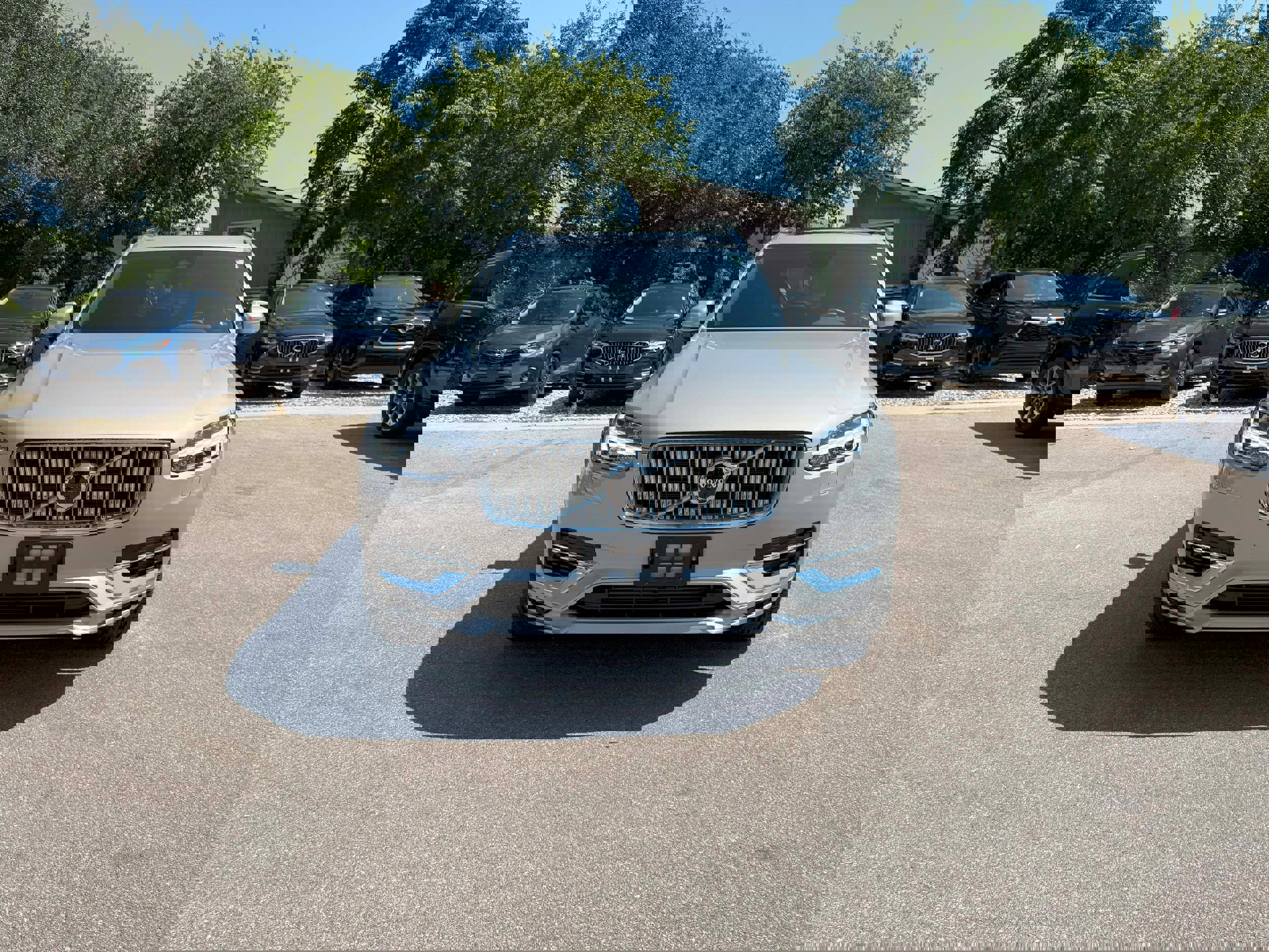 Certified 2025 Volvo XC90 T8 Plus w/ Protection Package Premier image 8